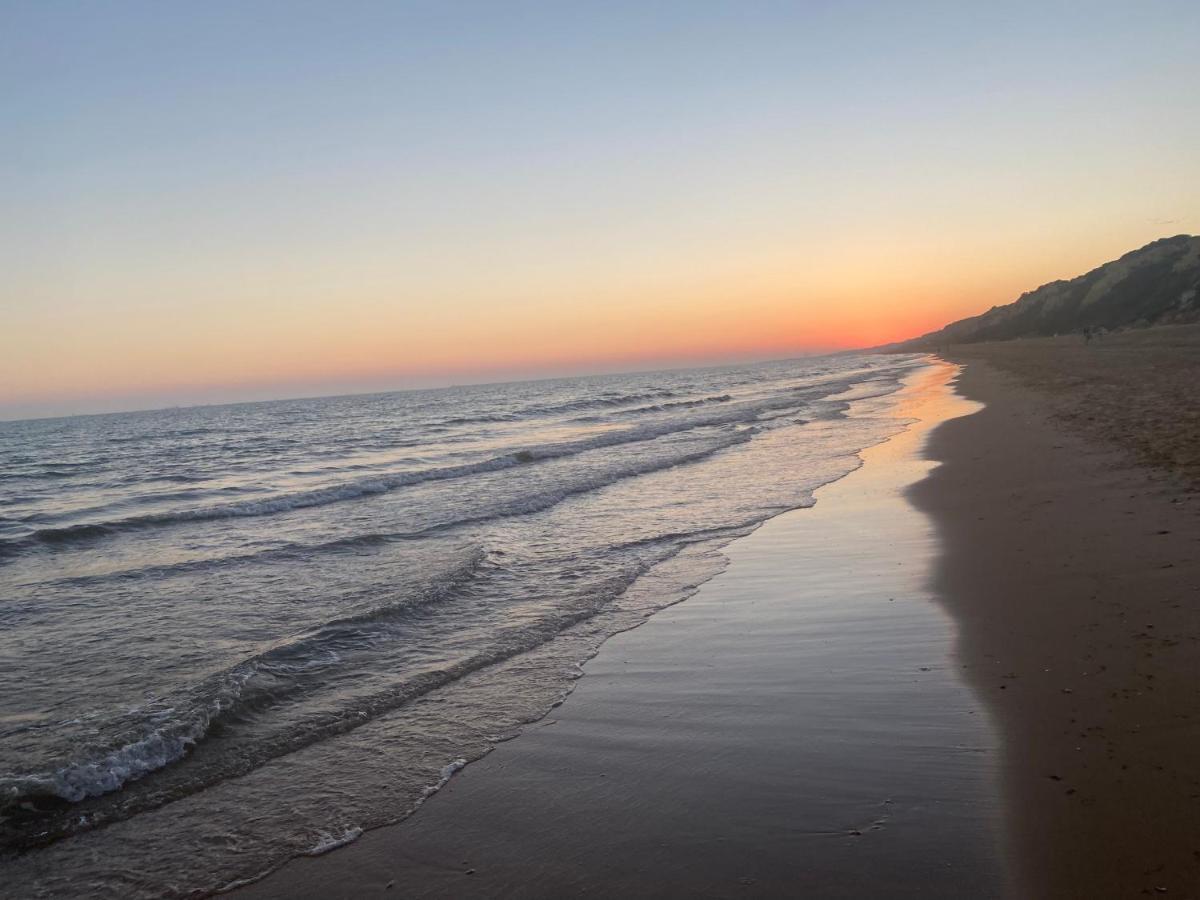 Apartamento Punta Umbria Junto A La Ria Екстериор снимка